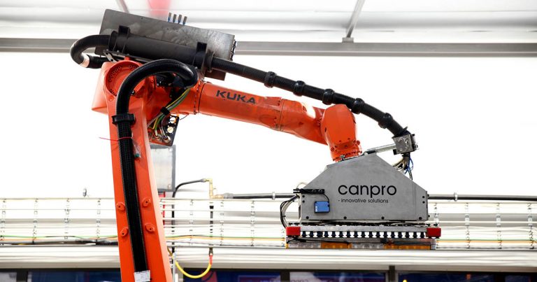 robot som produserer deler av stillas fra kuka/canpro