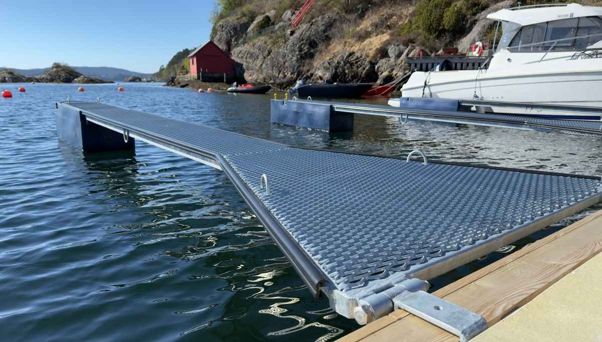 Utrigger i aluminium fra Jamax Flytebrygger i Åstveitvågen